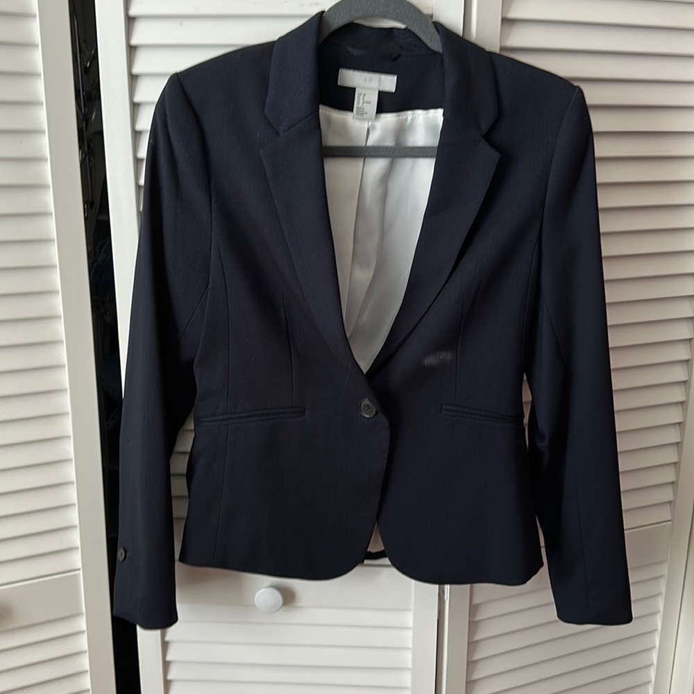 Navy Blue H&M blazer. Never worn. Size 8
